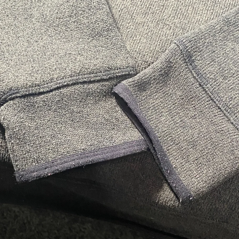 The North Face women’s Gray Zip up Hoodie size medium - Picture 4 of 6